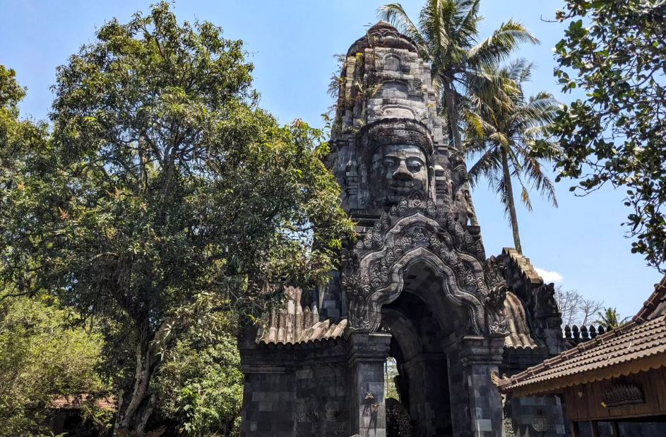 7 keunikan wisata bersejarah mendut buddhist monastery