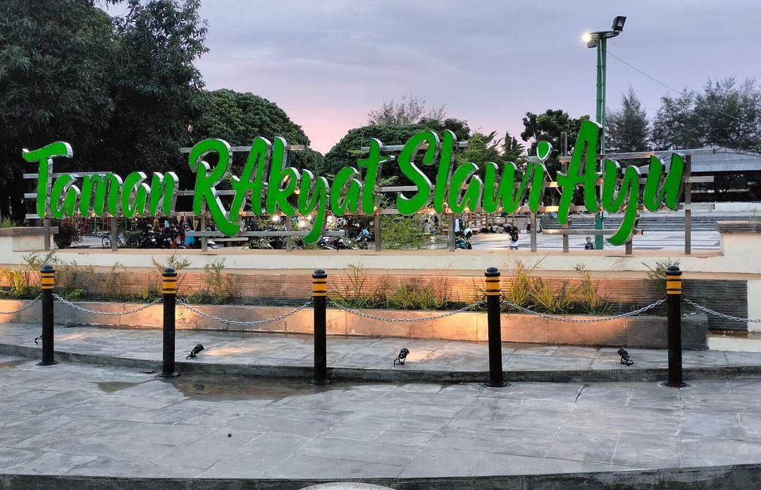 7 keunikan wisata taman rakyat slawi